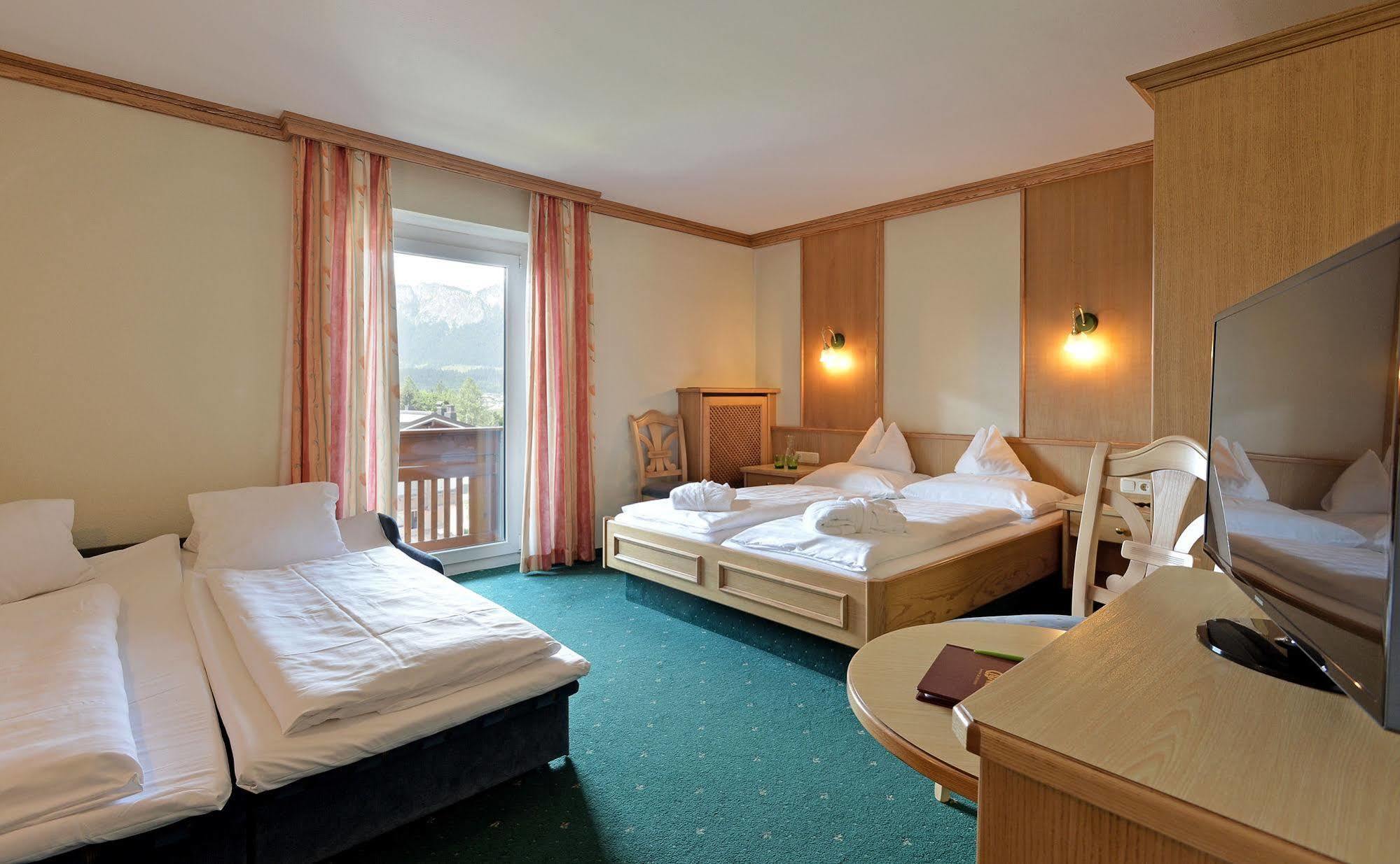 Classic Rooms By Crystal Sankt Johann in Tirol Exterior photo
